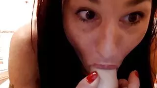 Brunette Ruby Lane inviting you for a mutual masturbation