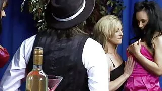 Valery Summer backs that big butt up bouncing juicy ass