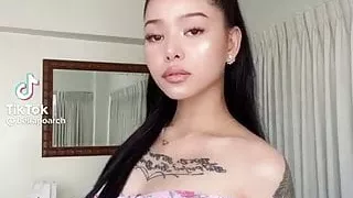 Bella Poarch Lolsies