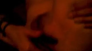 une copine joue avec ma bite