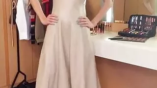 Iris Mittenaere - change de tenue