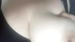 playing with a woman's tits. Igranje Zeninim Sisama