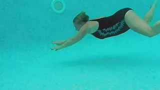 Wendy underwater