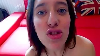 Yorkshire nerd eats pussy and gets sucked