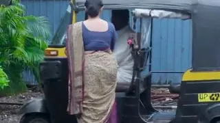 Habas ki pyasi paroshan ne Ek Ladke ko aur uski stepmummy ko Fas