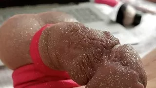 Ein nutzloser Schwanz, der sich in eine Muschi verwandelt, sperma wie ein echtes Mädchen