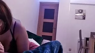 Casalinga italiana timida spompina un bel cazzone grosso