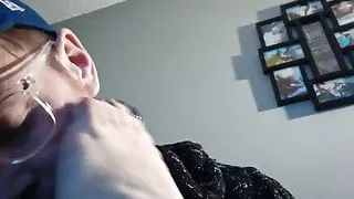 Sucking her toes while we pump her clit