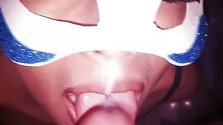 Mamando verga y mucha leche en su boca muy sexi con semen