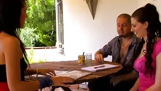 Female Reporter does a hot threesome with Paar