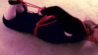 Gefesselt und geknebelt