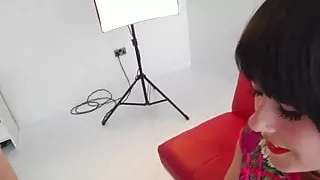 Nothern brit geek gets blowjob and cums