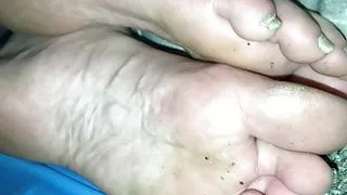 Amateur Milf, Dirty Feet, huge Cumshot