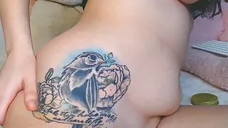 Jovencita con tatuaje