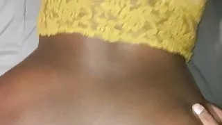 Schwarze Cougar Mama bekommt ihren lateinischen Creampie