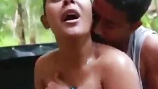 Desi bhabhi ki nahaate time jabaradasti chudai ki