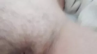 Schiebe meiner Stute zum ersten Mal den Dildo rein