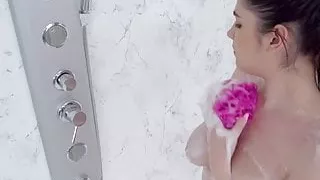 Gym lesbian licks dyke’s pussy in the shower after workout