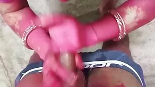 Holi me mother in low ke sath chudai.