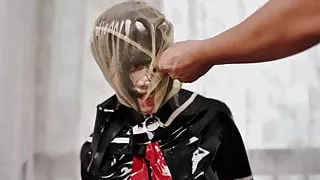 KIKI Latex JK hood breathplay on chair