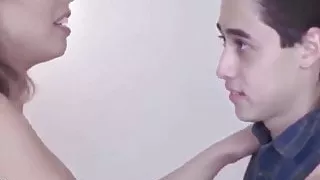 Stiefmutter hat Sex mit Hung Stepson