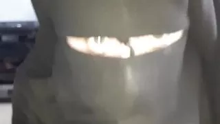 ejac dans les gants d une musulmane voiler