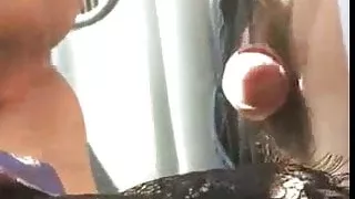 La chinoise se fait sauter en voiture