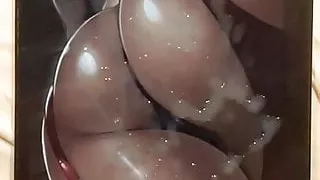 Den Schokoladenarsch zu Ostern mit Milch bestreichen