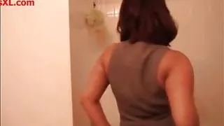 Amaetur Plays Around In Her Bathroom
