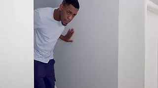 Thief Lilith Morningstar sucks BBC before doggystyle fuck