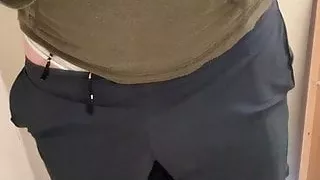 Piss-Kondom in einem Jockstrap