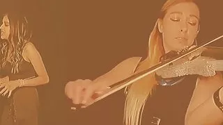 Das ist dafür, dass ich mich über meine Freundin lustig mache Keine Nacktheit