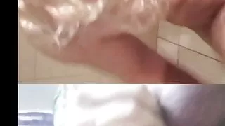 Mit einer blonden Transe