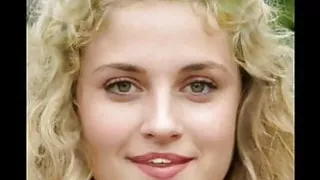 VIDEO EROTIC PODCAST - Girl Reading - Erotic Audio Story