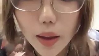 NO.1689 Chinese Webcam bitch with glasses seduces male masseur