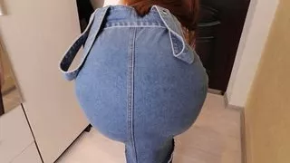 Stepsister apologizes on her knees for coming home late