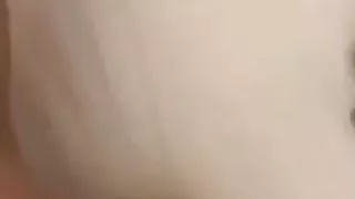 Elle prend son pied levrette