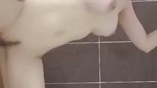 phim sex viet nam doggy em vu to trong nha ve sinh