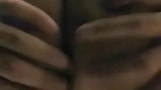 Entblößter Jungfrauenhintern