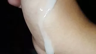 Masturbiere mit meinem kleinen asiatischen Schwanz