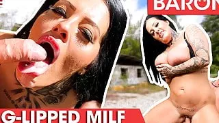 Hot fuck in PUBLIC with AshleyCumstar! Datingbaron.com