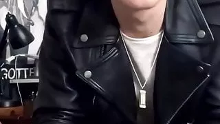 Straight Cash Daddy fordert Tribute