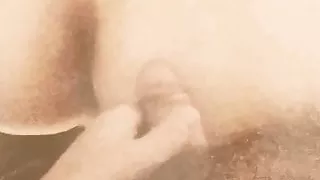 Mein Sklave gibt mir sein Sperma auf meinen Arsch