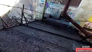 Openbare Blowjob Buitenshuis Onder De Brug - POV