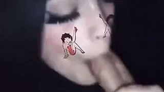 Babe me suce tendrement pendant que je la filme en scret