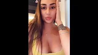 Astrid Nelsia cleavage and feet in heels