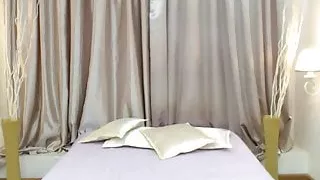 LiliMonroe Cuming on webcam