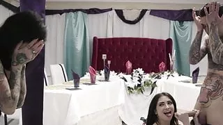 Jane and Joanna can't tolerate themself in the wedding