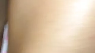 Wet sounding pussy in car