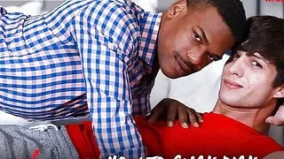 Hetero-Sportler lehrt schwulen Stiefbruder, wie man einen Schwanz lutscht